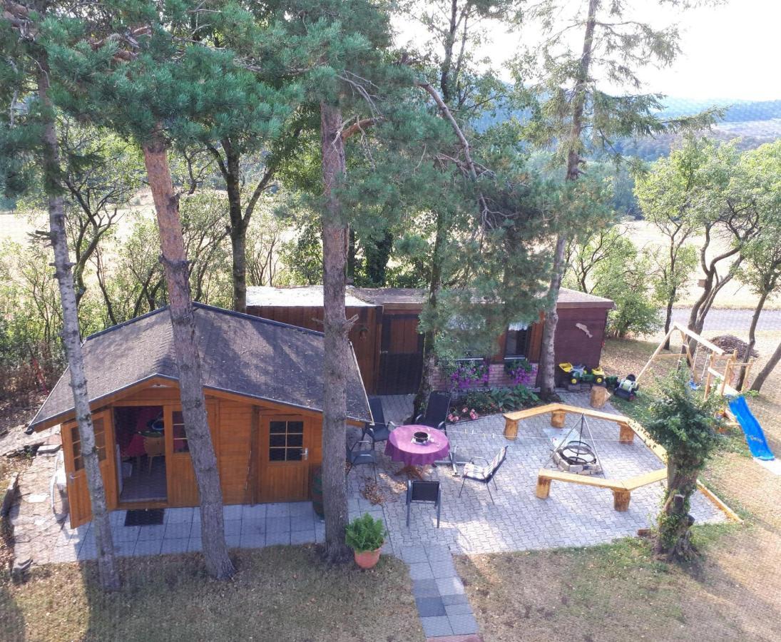 Ferienwohnung Huegelhaus Plütscheid Exteriör bild